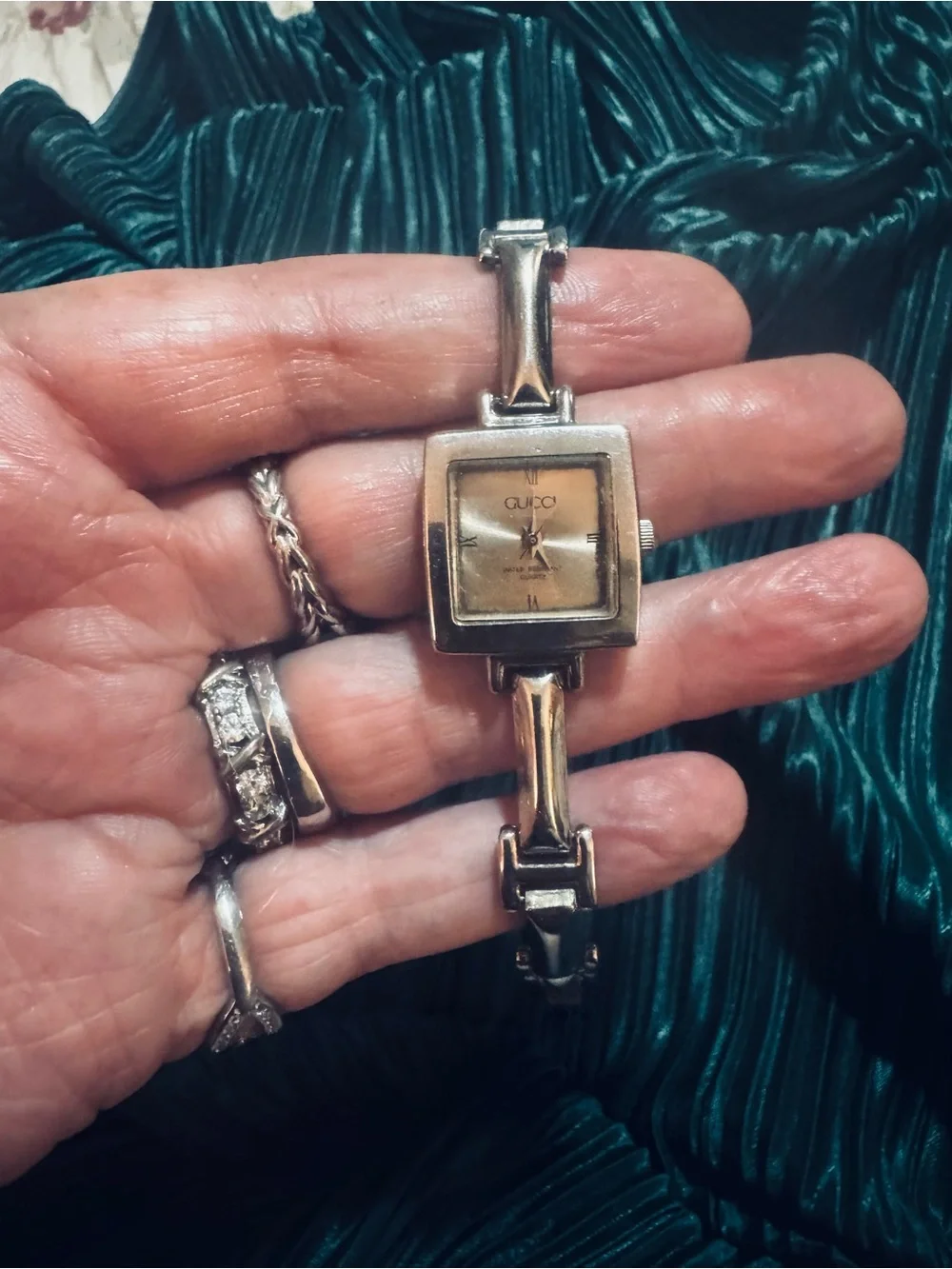 Vintage Gucci 90001 Swiss Quartz Watch Stainless Steel Bracelet 80s 90s